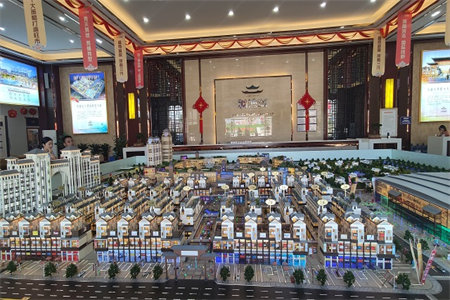 龙都龙城华庭3室2厅2卫75万139.5m2出售